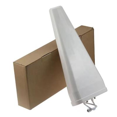 China 698~ 2700-3800 MHz 12DBi LPDA High Gain Antenna LYFH-410 for sale