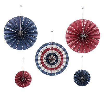 China Popular American paper fan flower background decoration DIY handmade paper flower fan US National Day Independence Day decoration for sale