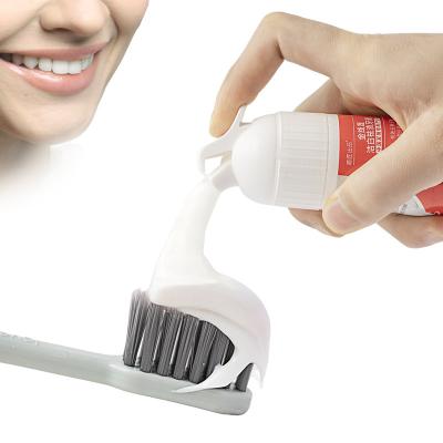 China Sistema de dispensación de dientes Espuma de limpieza blanqueadora 3 opciones de sabores para una sonrisa más brillante en venta