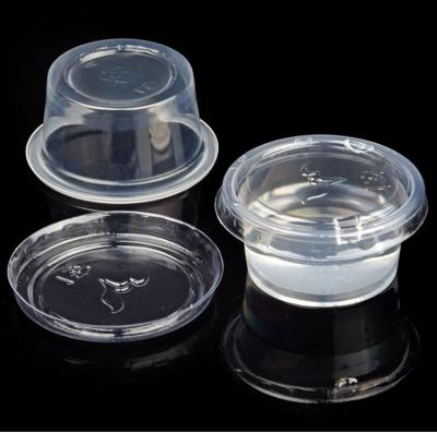 China Tazas de salsa desechables de degustación de bebidas Taza de plástico transparente espesa con tapa en venta