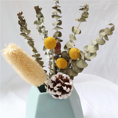 China Wholesale Wedding Party Decor L06564 Wildflower Bride Bouquet Beautiful Preserved Dried Flower Plants Fruit Decoration Dried Flower Bouquet For Decor for sale