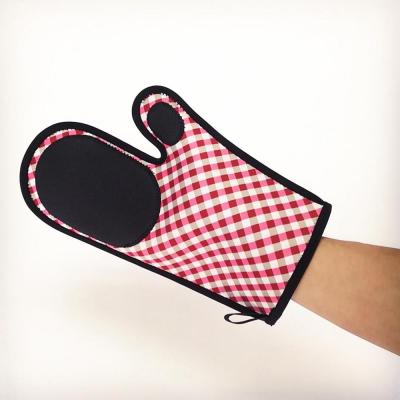 China Insulation Household Neoprene Kitchen Heat Resistant Pot Holders Oven Mitts for sale