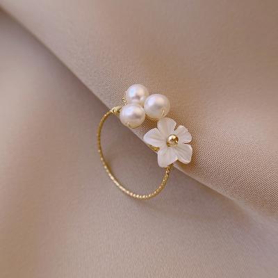 China New Romantic Pearl Shell Flower Ring Fashion Simple Opening Ring Women's Jewelry for sale