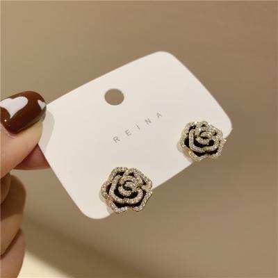 China New Arrival Women's Fashionable Classic Stud Earrings Rose Rhinestone Women Simple Small Korean Earring Jewelry for sale