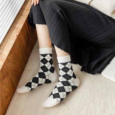 China Antibacterial Best Selling Embroidery Cartoon Pattern Women Warm Thick Socks for sale