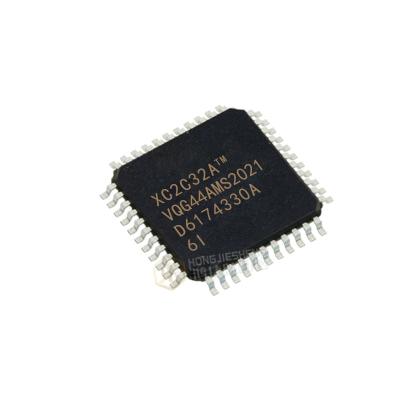 China Selling Brand new original integrated circuit IC chip Electronic components XC2C32A-6VQG44I for sale