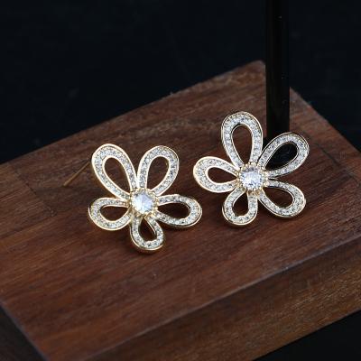 China Trendy Trendy 24k Gold Plated Jewelry Earring Shining Clear CZ Flower Design Women Daily Use Stud Earrings for sale