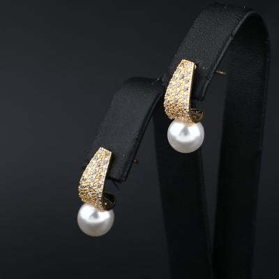 China TRENDY Vintage Drop Earrings Women Elegant Hypoallergenic Gold Plated Pearl CZ Earrings Real for sale