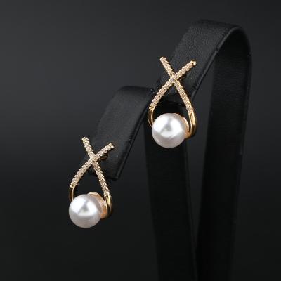 China Statement Trendy Minimalist Hypoallergenic Statement Earrings Studs 18K Gold Plated Pearl Earrings Women for sale