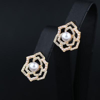 China Trendy Trendy Flower Design Pearl Earrings Studs Round Zircon Bezel Setting Gold Plated Earrings Women for sale