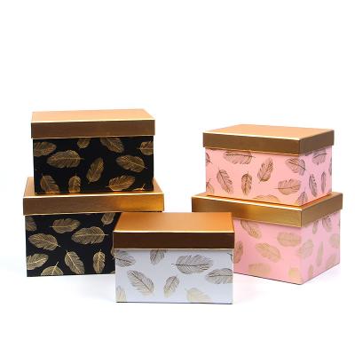 China Handmade Large Gold Foil Flower Gift Box Delivery Cardboard Packaging Box With Custom Printed Logo for sale