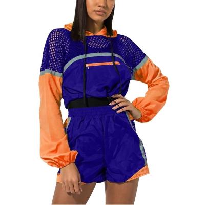 China Custom QUICK DRY Sports Mesh Spliced ​​Reflective Striped Crop Hoodie Jogger Training Tracksuit Set For Women for sale