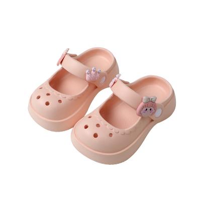 China Wholesale Classic Eva Clog Shoes Girls Sandals Slides Summer New Hole Anti-Slippery Anti-Slippery Thick Bottom Slippers for sale