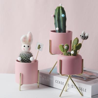 China Home Decor Small Cute Pink Metal Planter Wedding Desktop Flower Stands for sale