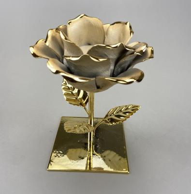 China Newest Home Decoration Gold And Silver Rose Porcelain Candle Holder With Lamp Base for sale