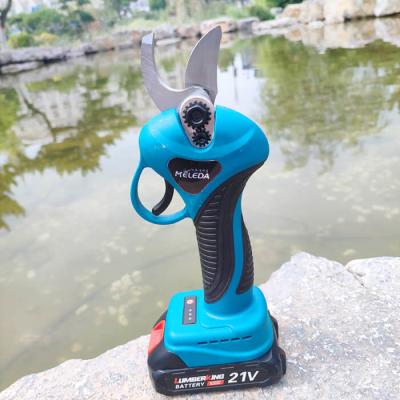 China Pruner eléctrico sin cuerda esquila la rama de árbol con pilas 800W Pruner en venta