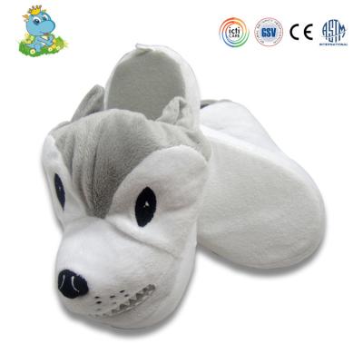 China 2021 flatbed customized cheapest cute plush wolf sharped indoor slippers animal slippers for sale