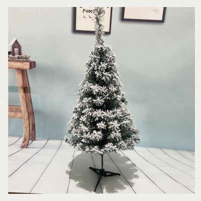 China Eco-friendly Wholesale Forested Snowy Christmas tree 6ft 7ft 8ft 9ft 9ft 10ft artificial Christmas flocked PVC snowy xmas tree for sale