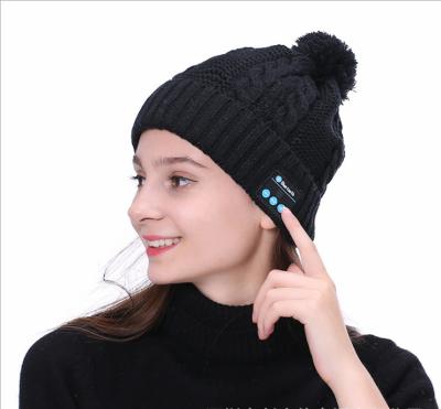 China Winter 2021 Hot Selling Coonection Ebay Multipoint Support Wireless Beanie Hat With Earphone For Lady Women for sale