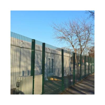 China Top Quality Sustainable Safety Galvanized Climbimg Anti Chicken Wire Fence for sale