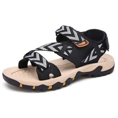 China Lightweight New Design Flat Comfortable Handmade Outdoor Beach Sandals For Men for sale