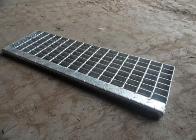 China Pisadas de escalera galvanizadas de la inmersión caliente, T1/pisadas de escalera de rejilla de la barra T3/T4 del T2/ en venta