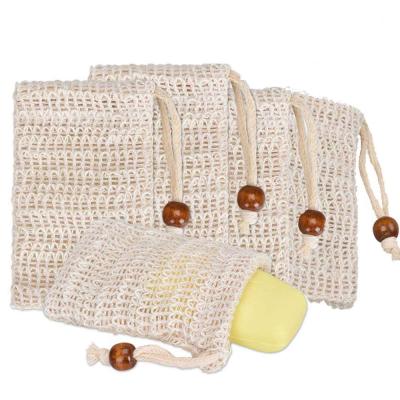 Cina Drawstring Natural Sisal Soap Saver Pouch with wooden bead in vendita