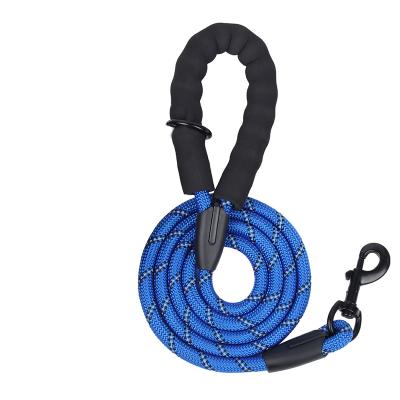 China Reflective Round Mountaineering Running Leather Reflective Nylon Cotton Pu Rope Waterproof Dog Traction Rope for sale