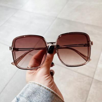 China Fashion Sunglasses 2021 Retro Women Large Frame Sun Glass Vintage Trendy Sunglasses for sale