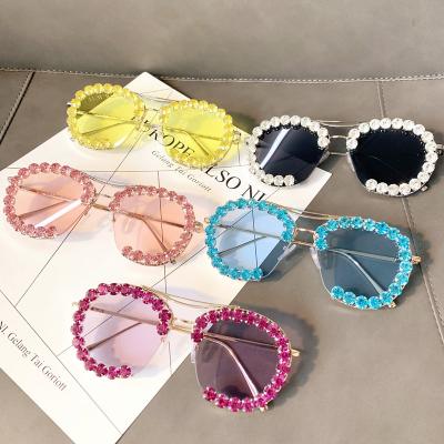 China Fashion Sunglasses 2021 Luxury Women Diamond Rhinestone Shades Fashion Bling Sunglasses for sale