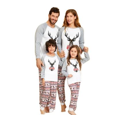 China Anti-pilling Mommy and Me Christmas Pajamas Family Putfit Parent-Child Long Sleeve Clothing Set Son Daughter for sale