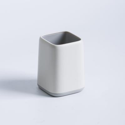 China Fashionable Plastic Pen Holder Plastic Pen Holder White Square Type for sale