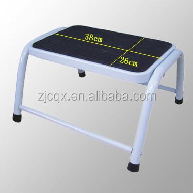 China Sturdy Good Small Folding Ladders Stool / One Step Stools Rubber Power-Coated Kitchen Ladder Anti Slip Mat for sale