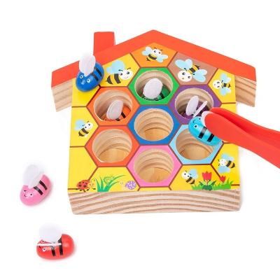 China Kids Learing Toys Keep Fun Picking Toy Hive Board Games Montessori Catching Board Game Wooden Bee Toy for sale