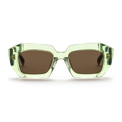 China Outdoor Recycled Green Sunglasses Motorcycle Sunglasses Fashion Sunglasses With Gray Lens à venda