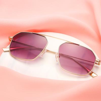 Cina Fashion Sunglasses China Manufacturer Custom Engraved Sunglasses With Logo Lens in vendita