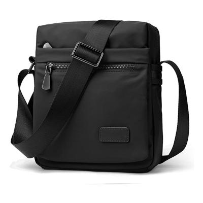 China Lightweight Waterproof Satchel Small Shoulder Bag Male Weekend Cross - Body Messenger Bag for sale