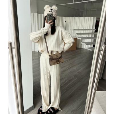 China Wholesale Autumn And Winter QUICK DRY Mailifu Streetwear Teams Long Sleeve O-neck Crop Tops And Pants Sweater Two Piece Set For Woman for sale