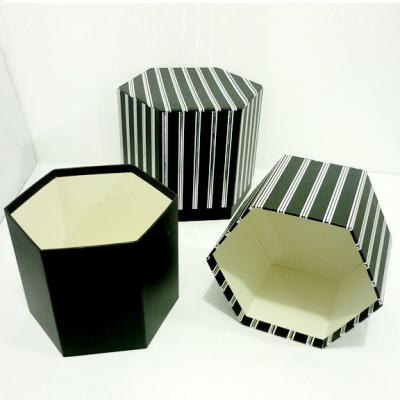 China Handmade Custom Black And White Striped Paper Packaging Hat Gift Box for sale