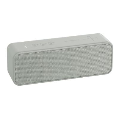 中国 IPX7 Waterproof Super Bass Bluetooth Woofer Speaker 2200mAh 販売のため