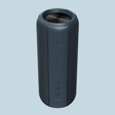 China Outdoors Wireless Bluetooth Speaker Battery Capacity 7.2V L9.4*W9*H21cm à venda