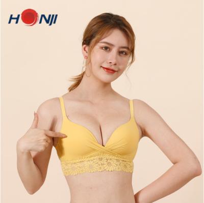 China 2021 spring seamless romantic seamless bra set women's lingerie bra lace panties wireless bra for sale