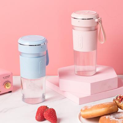 China USB Portable Juicer Bottle Cup Mini Rechargeable Electric Juicer Blender Quickly Easy Operate Juicer Maker Machines for sale