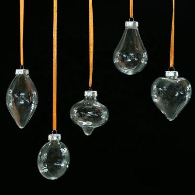 China PET Christmas GN-215 Plastic Hanging Clear Plastic Christmas Ball For Holiday Christmas Tree Decorations for sale