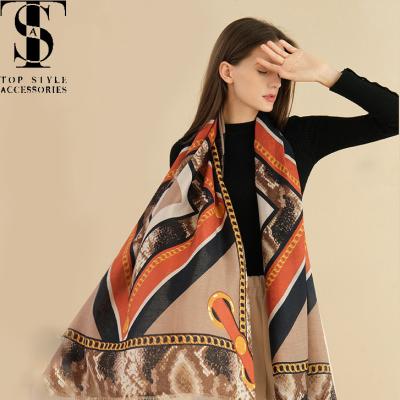 China Fashionable Spring Autumn New Design Ladies Chain Leopard Pattern Acrylic Lanital Splice Shawl Knitted Scarf for sale