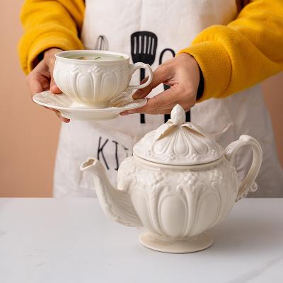 China Retro Coffee Mug Viable British Embossed European Custom Mug Creative Ceramic Kettle Simple Tea Set Cream for sale