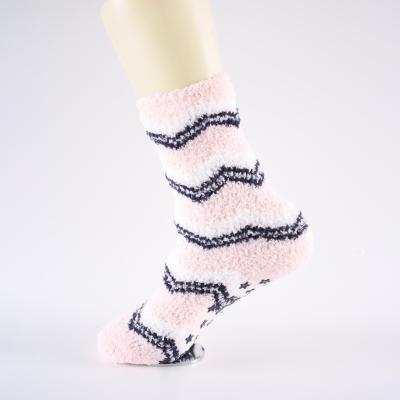 China OEM Fashion Sustainable Thick Warm Pink Anti Slip Fuzzy Socks for sale