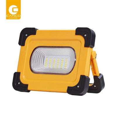 China Emergency Lighting LED Solar Rechargeable Floodlight Portable led work light with big power bank for Camping for sale