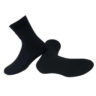 China Durable High Quality 3mm Neoprene Nylon Binding Beach Socks Diving Socks For Fishing Winter Swimming Warm And Anti-slip for sale