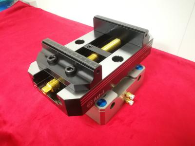 China Adjustable 155mm Cnc Workholding Axis Fixtures Flexible Self Centering Vise for sale